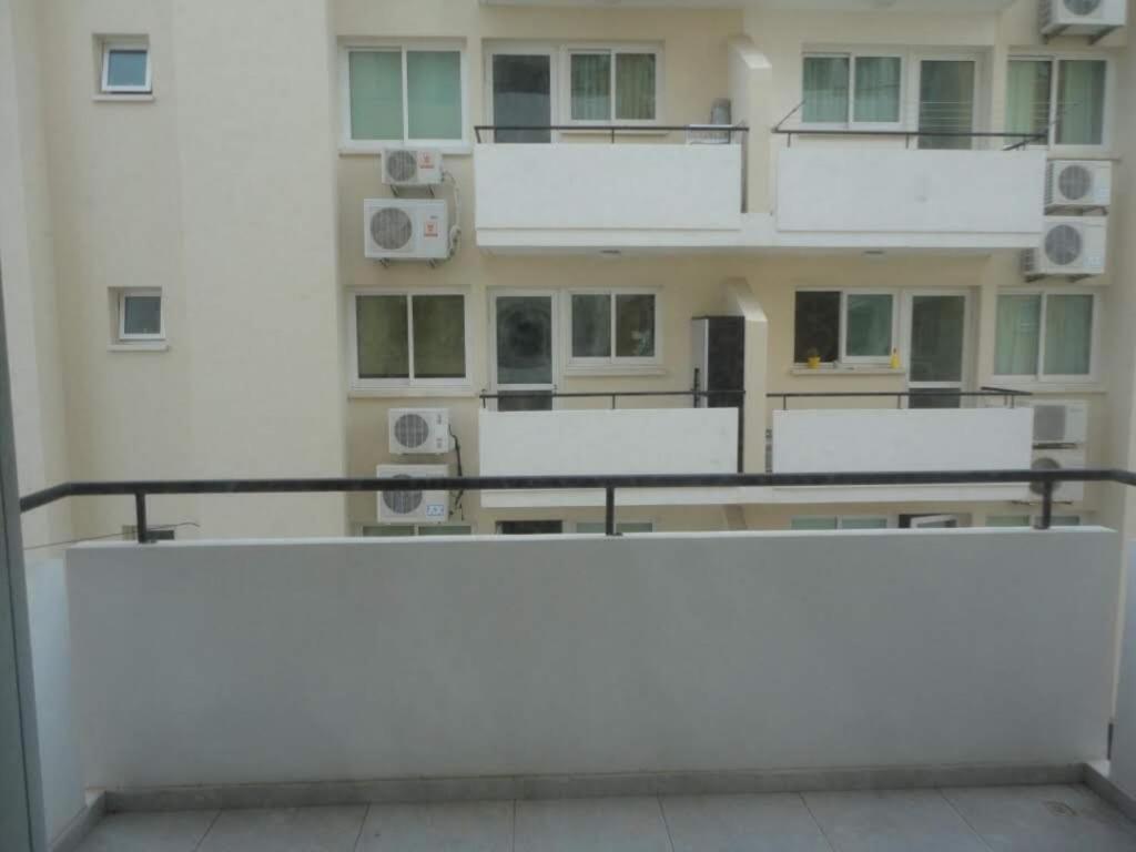 Apartments Mackenzie 1+1 Larnaca Exterior photo